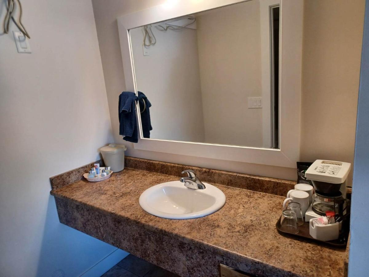 Grandview Motel Kamloops Bagian luar foto