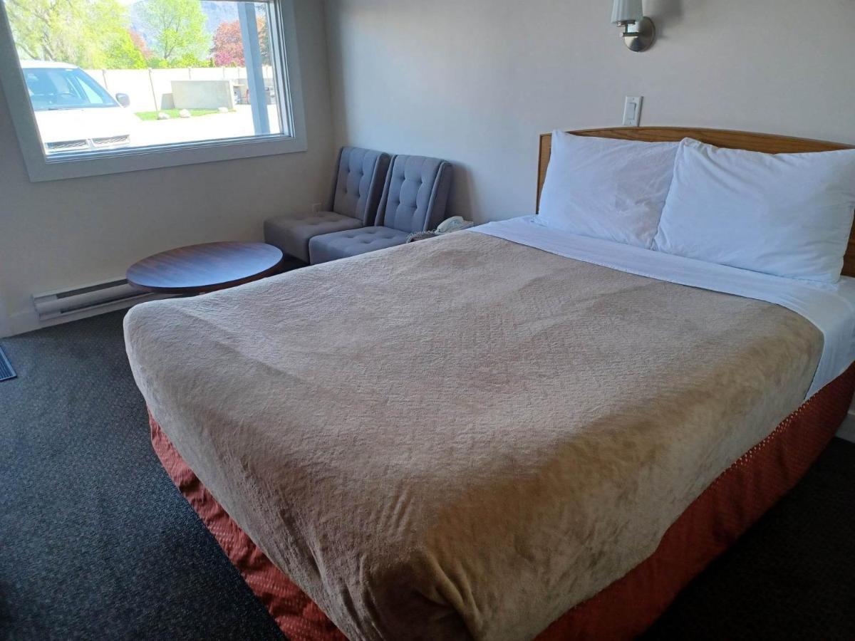 Grandview Motel Kamloops Bagian luar foto