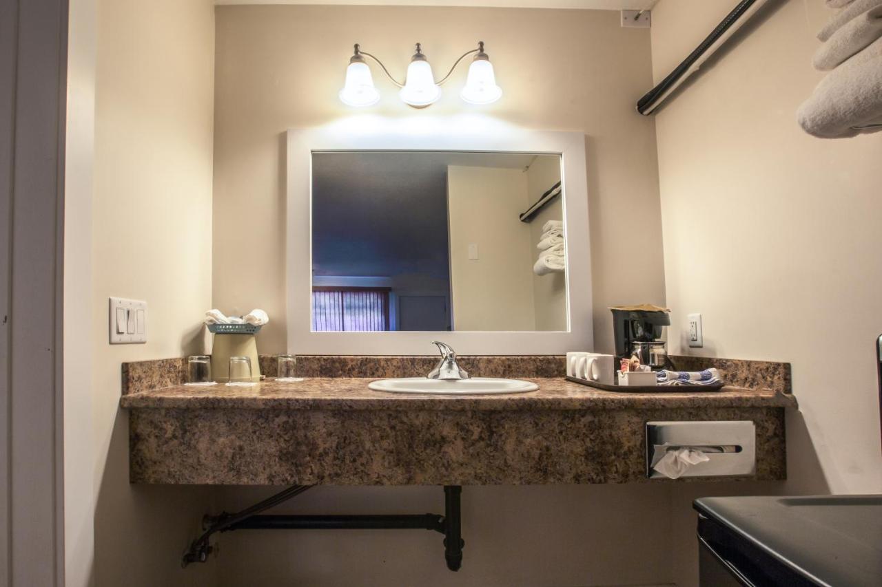 Grandview Motel Kamloops Bagian luar foto