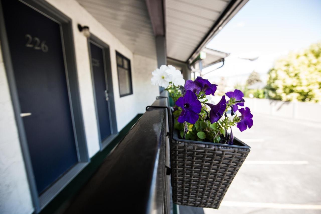 Grandview Motel Kamloops Bagian luar foto